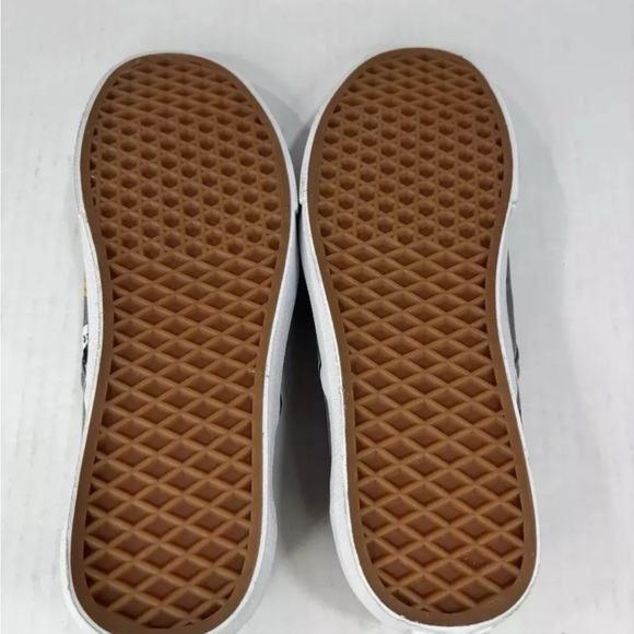 Vans x Disney Mickey Mouse Men’s Slip On Size 11 - Picture 4 of 4